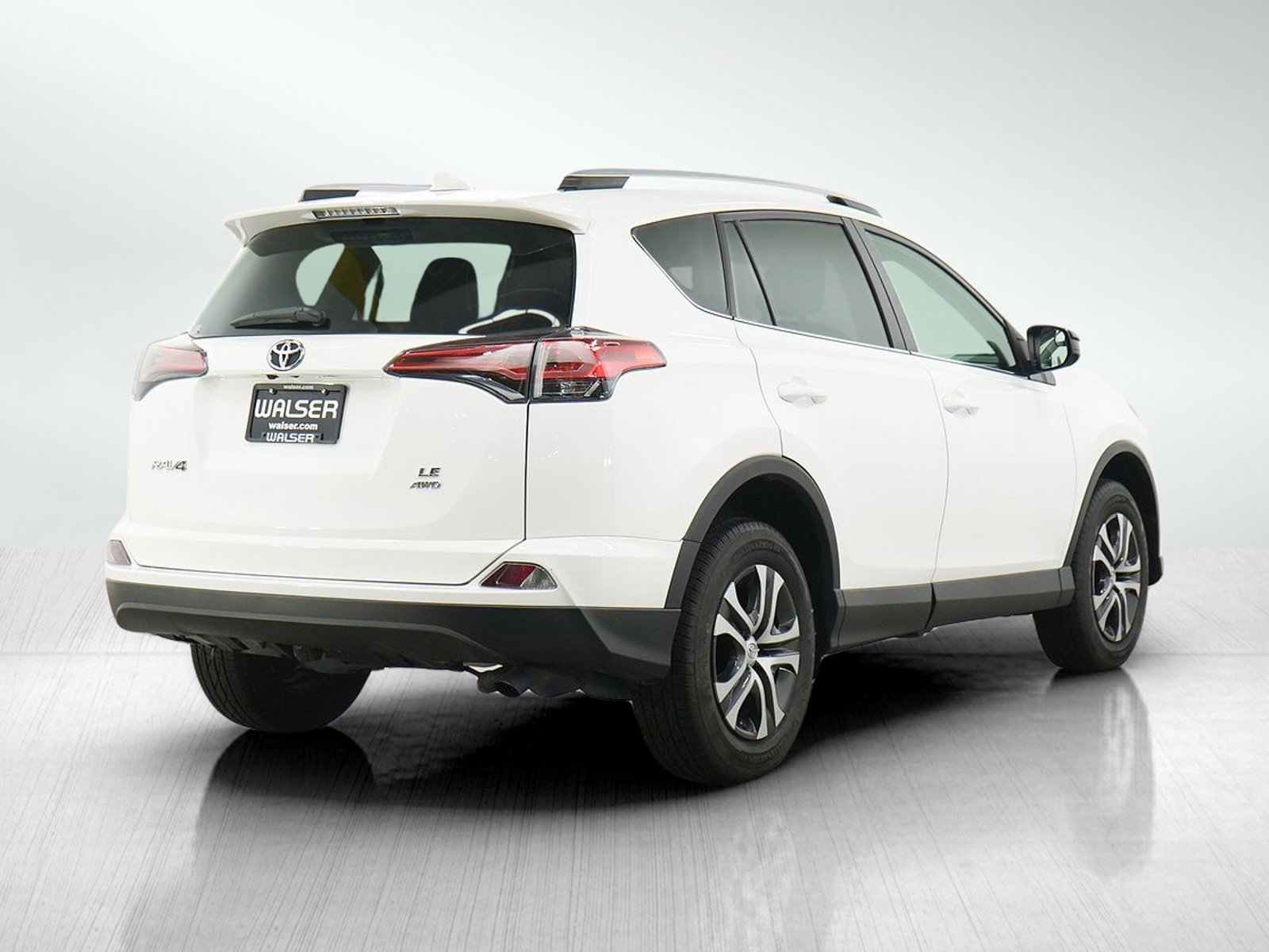 Used 2016 Toyota RAV4 LE AWD/4WD image 5