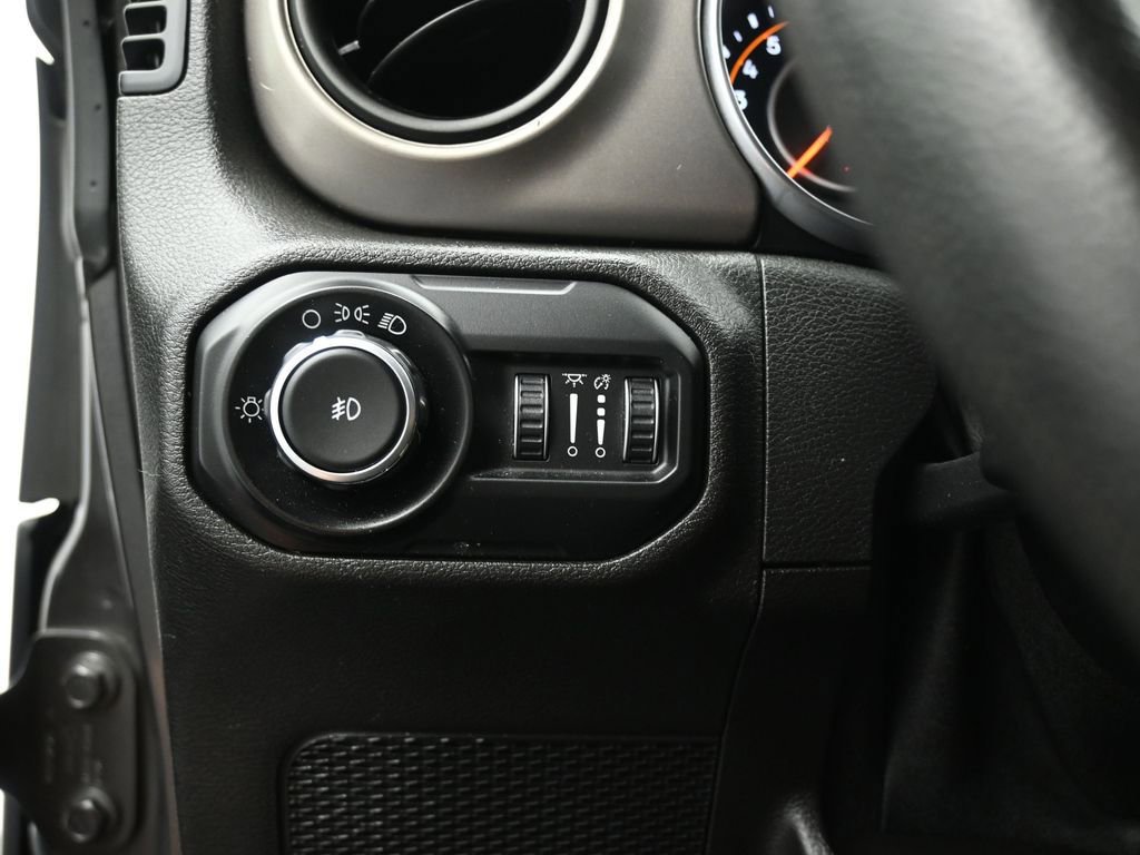 Used 2018 Jeep Wrangler Unlimited Sport image 11