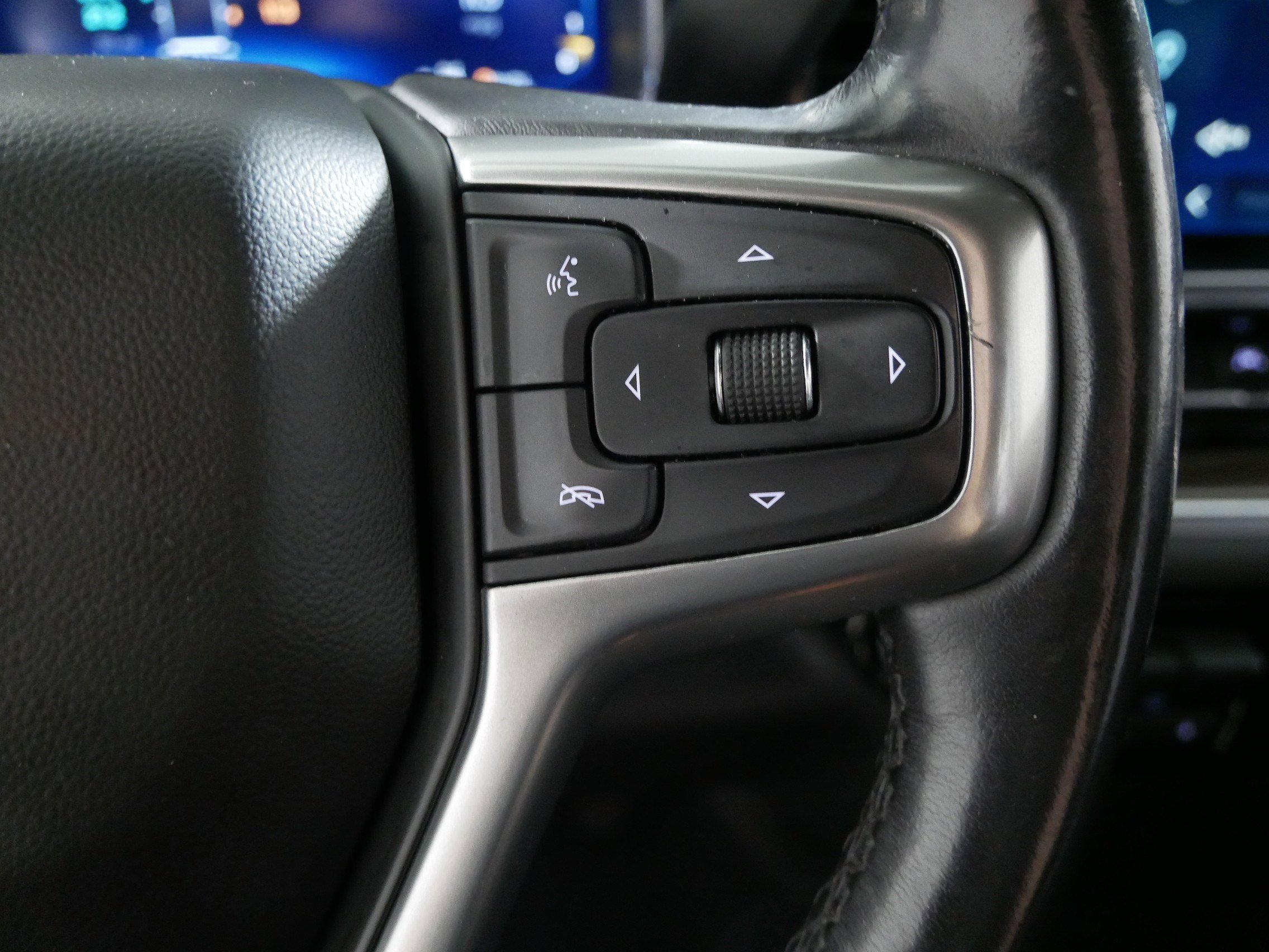 Used 2022 Chevrolet Silverado 1500 LT w/ Z71 Off-Road Package image 28