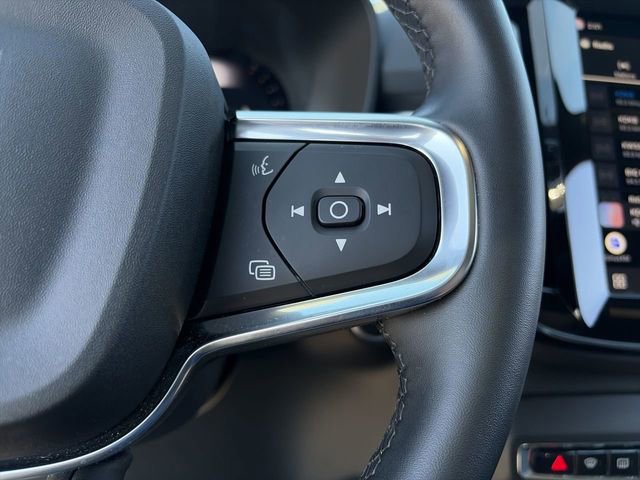 Used 2025 Volvo XC40 B5 Core image 24