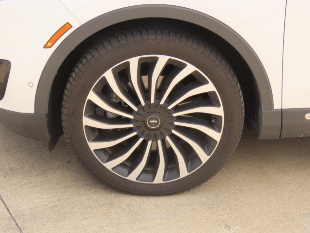 Used 2019 Lincoln Nautilus Black Label AWD/4WD image 5