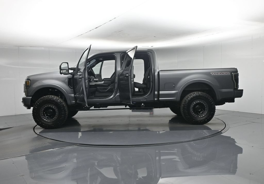 Used 2022 Ford F250 Lariat w/ Tremor Off-Road Package AWD/4WD image 4