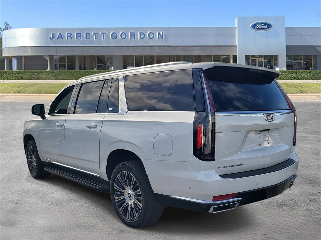Used 2022 Cadillac Escalade ESV Premium Luxury image 2