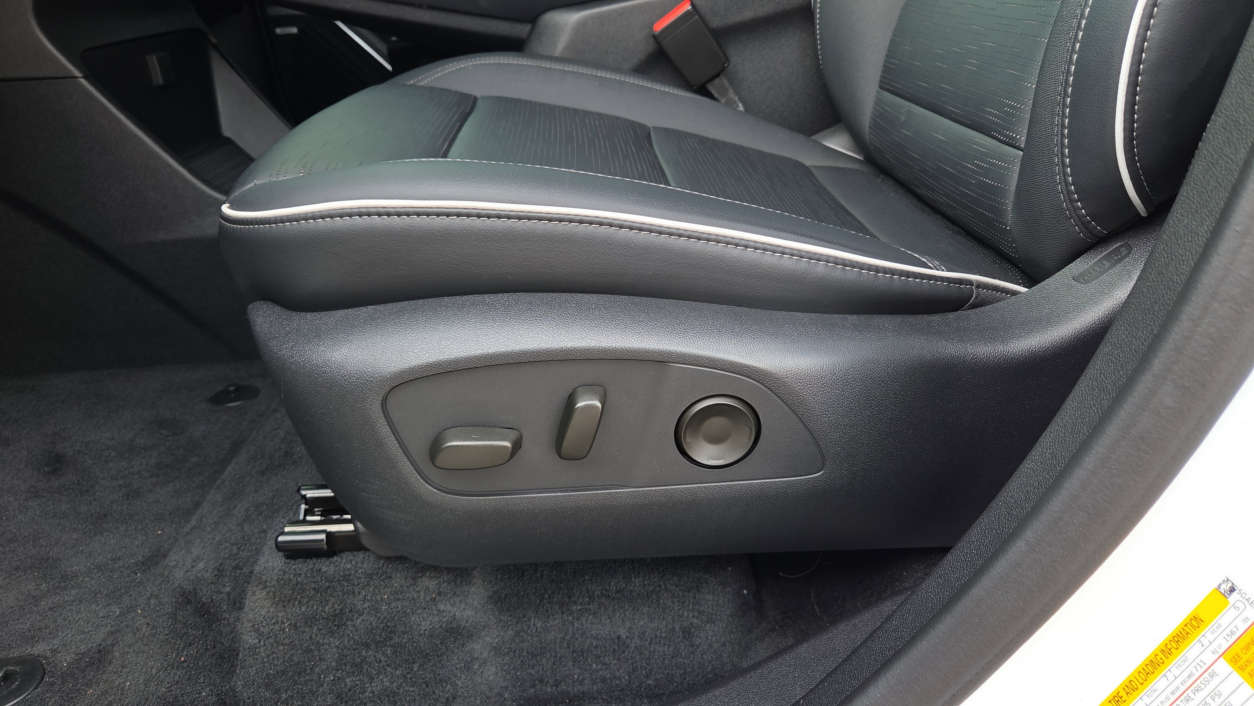 Used 2025 Buick Enclave Sport Touring w/ Power Package image 21