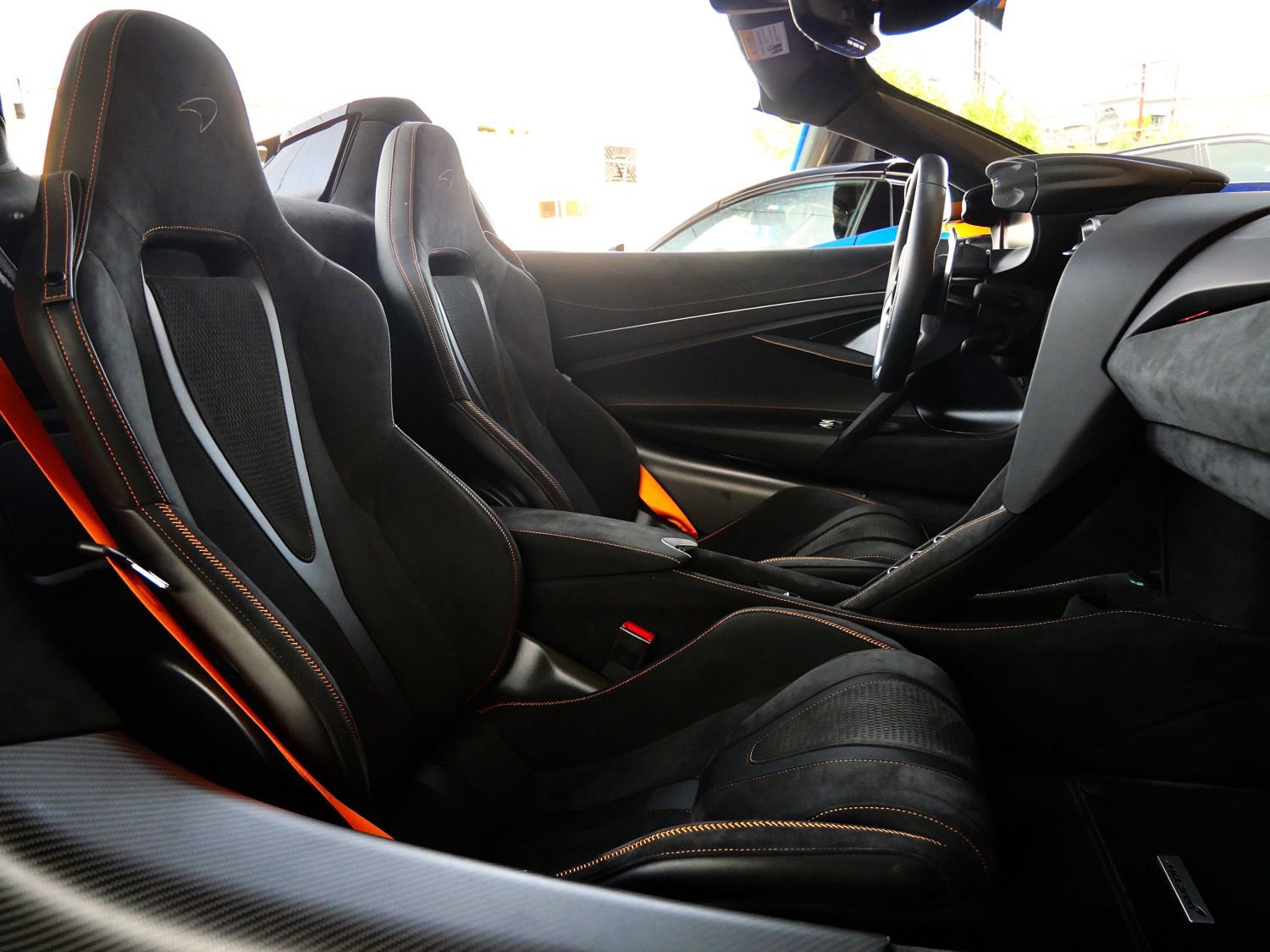 Used 2024 McLaren 750S Spider RWD image 11