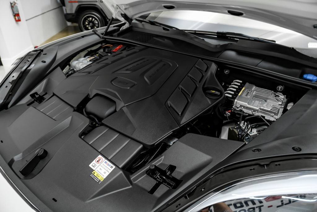 Used 2024 Porsche Cayenne Turbo GT AWD/4WD image 59