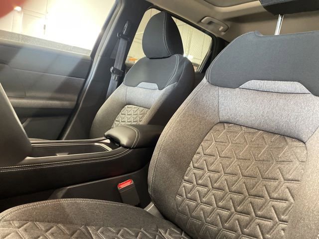 Certified 2025 Nissan Kicks SV w/ SV Premium Package image 11