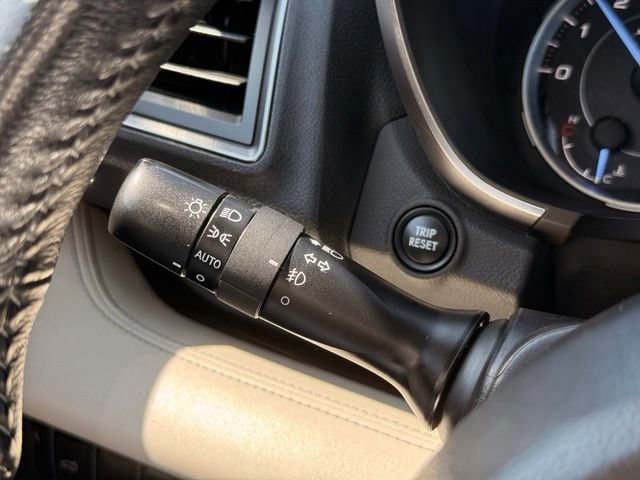 Used 2019 Subaru Ascent Limited AWD/4WD image 34
