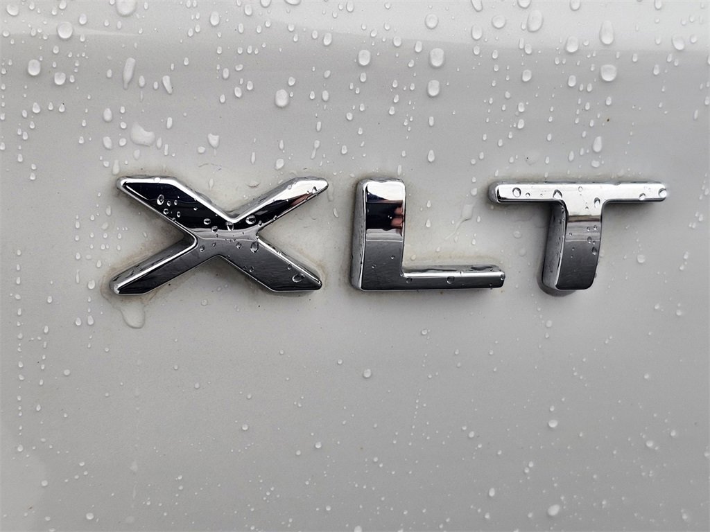 Used 2021 Ford Expedition XLT image 12