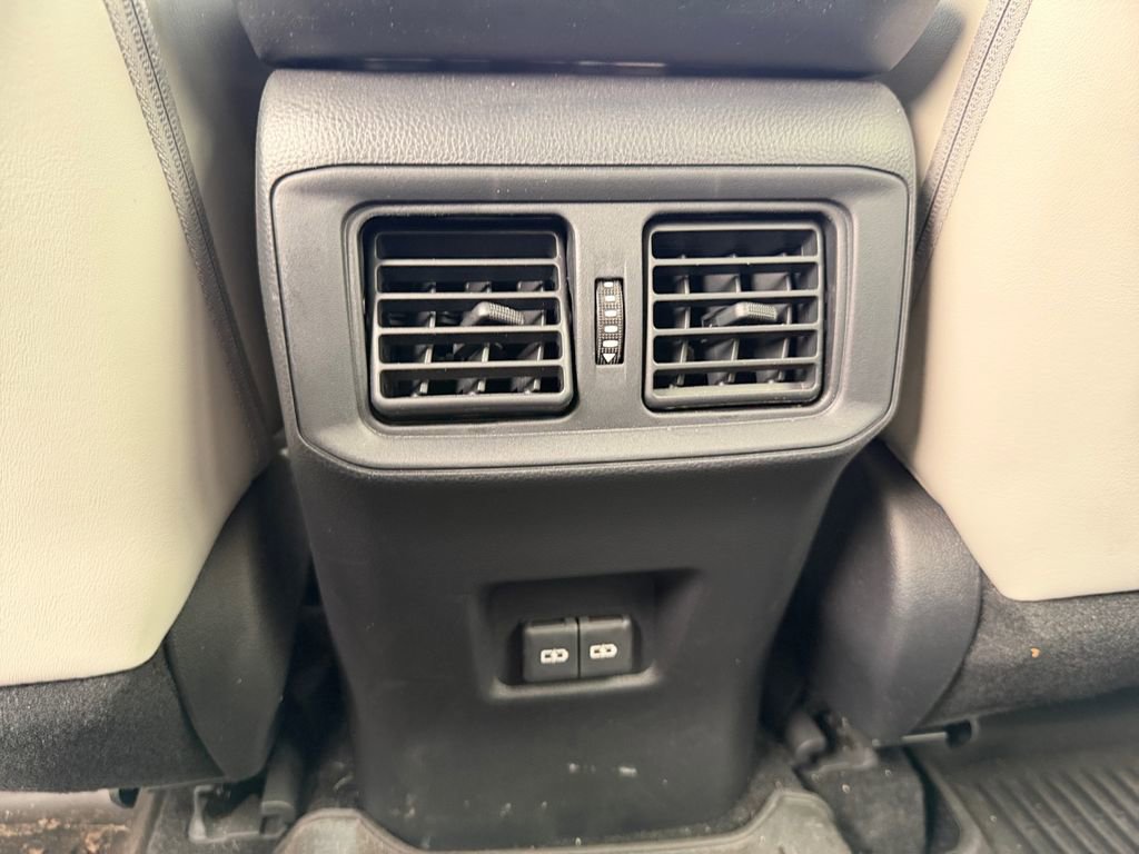 Used 2023 Toyota RAV4 Limited image 32
