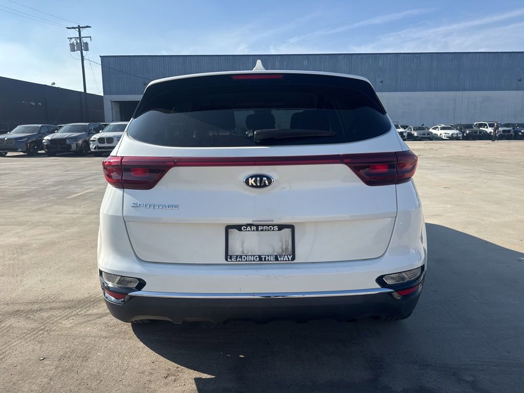 Used 2022 Kia Sportage LX image 4