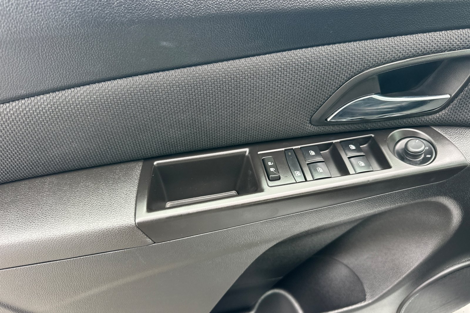 Used 2015 Chevrolet Cruze Diesel FWD image 11