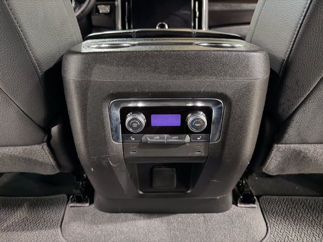 Used 2025 GMC Yukon Denali AWD/4WD image 27
