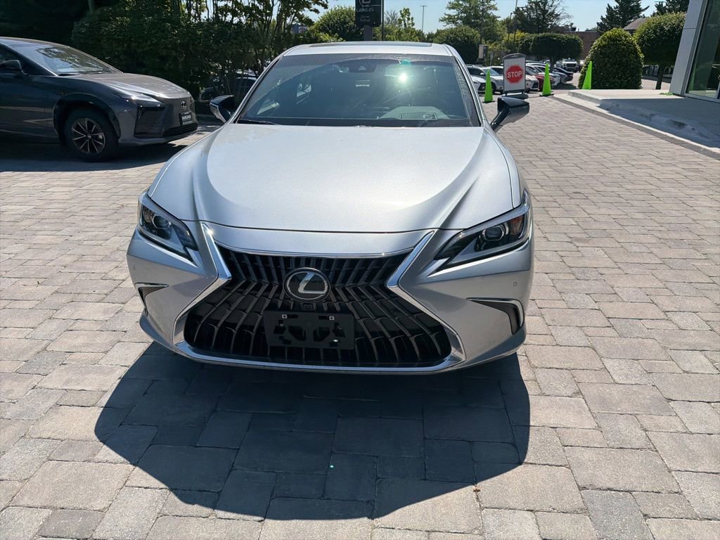 Certified 2025 Lexus ES 300h w/ Luxury Package FWD image 3