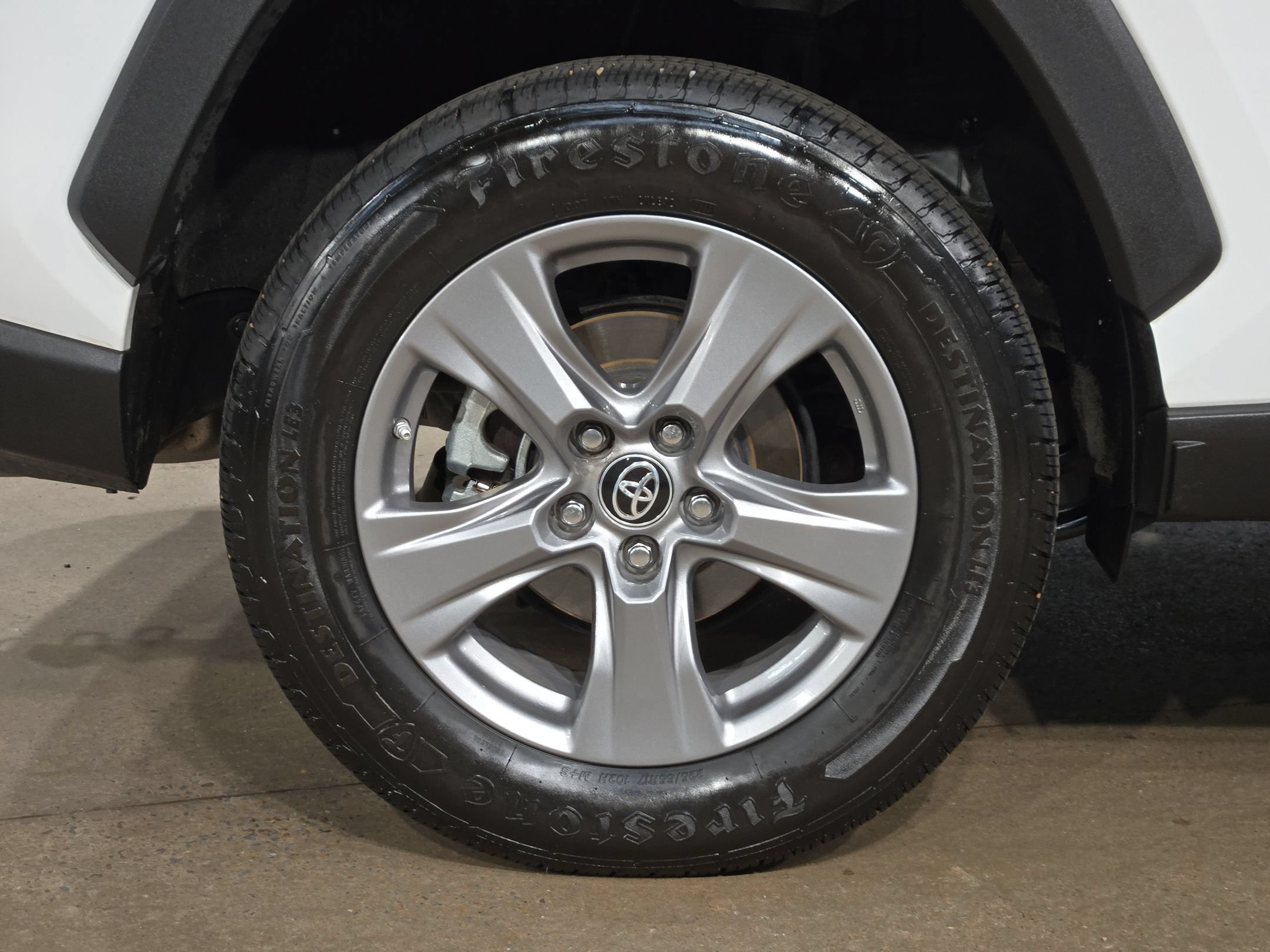 Used 2024 Toyota RAV4 LE AWD/4WD image 17