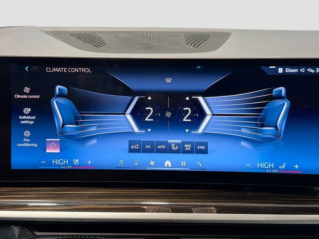 Used 2025 BMW X7 xDrive40i w/ Executive Package image 14