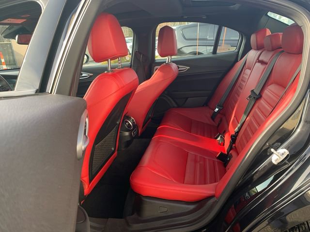 Used 2024 Alfa Romeo Giulia Ti w/ Performance Driving Package image 15