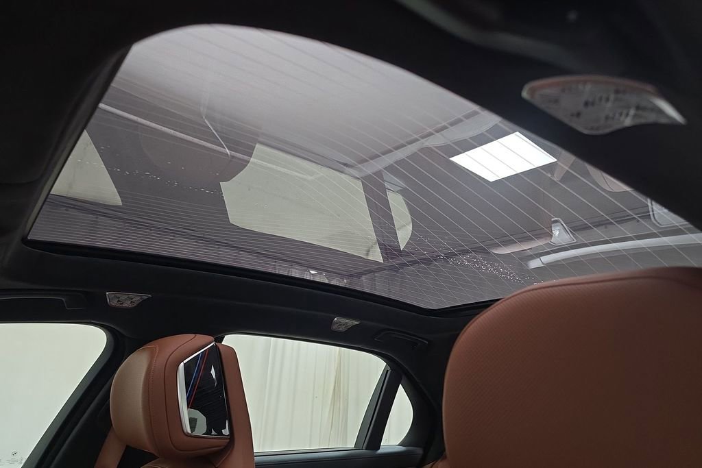 New 2026 BMW i7 xDrive60 w/ Executive Package image 23