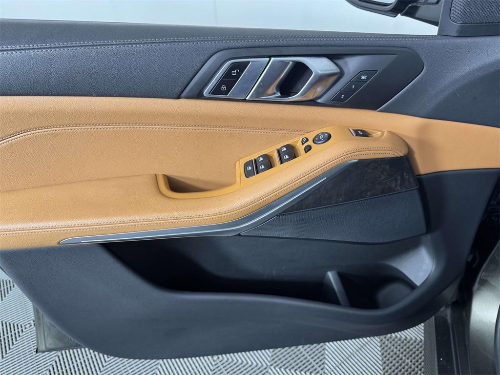 Used 2022 BMW X5 xDrive40i w/ M Sport Package image 17