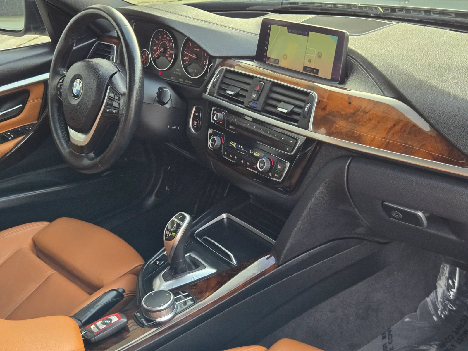 Used 2018 BMW 330i xDrive Sedan w/ Premium Package AWD/4WD image 22