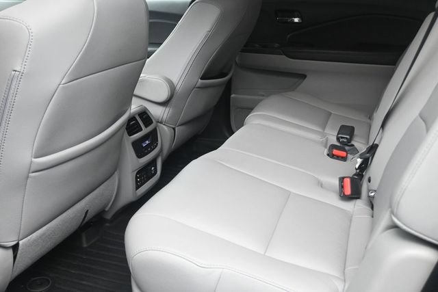 Used 2018 Honda Pilot Touring image 19
