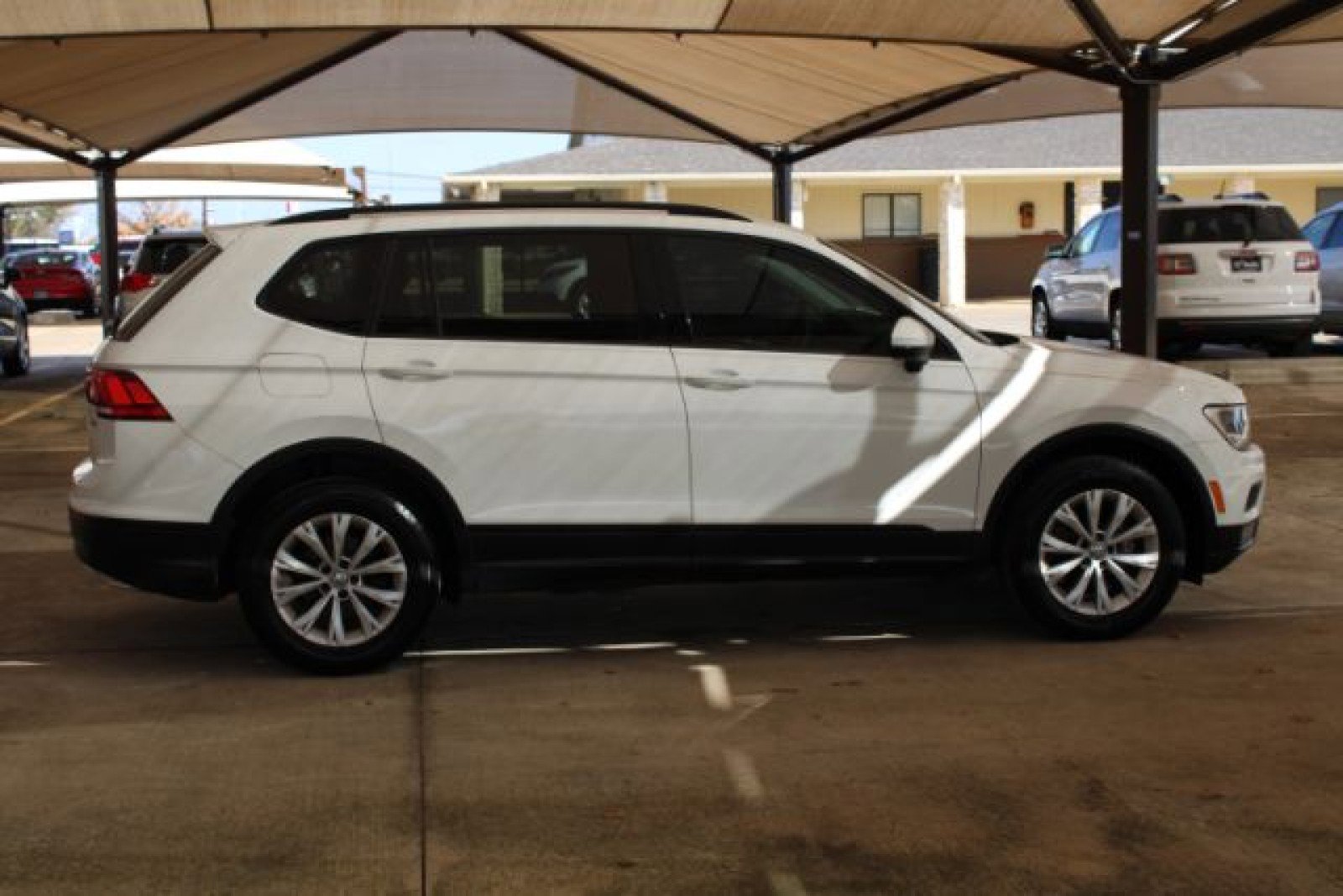 Used 2018 Volkswagen Tiguan S w/ Front Fog Lights Package image 12