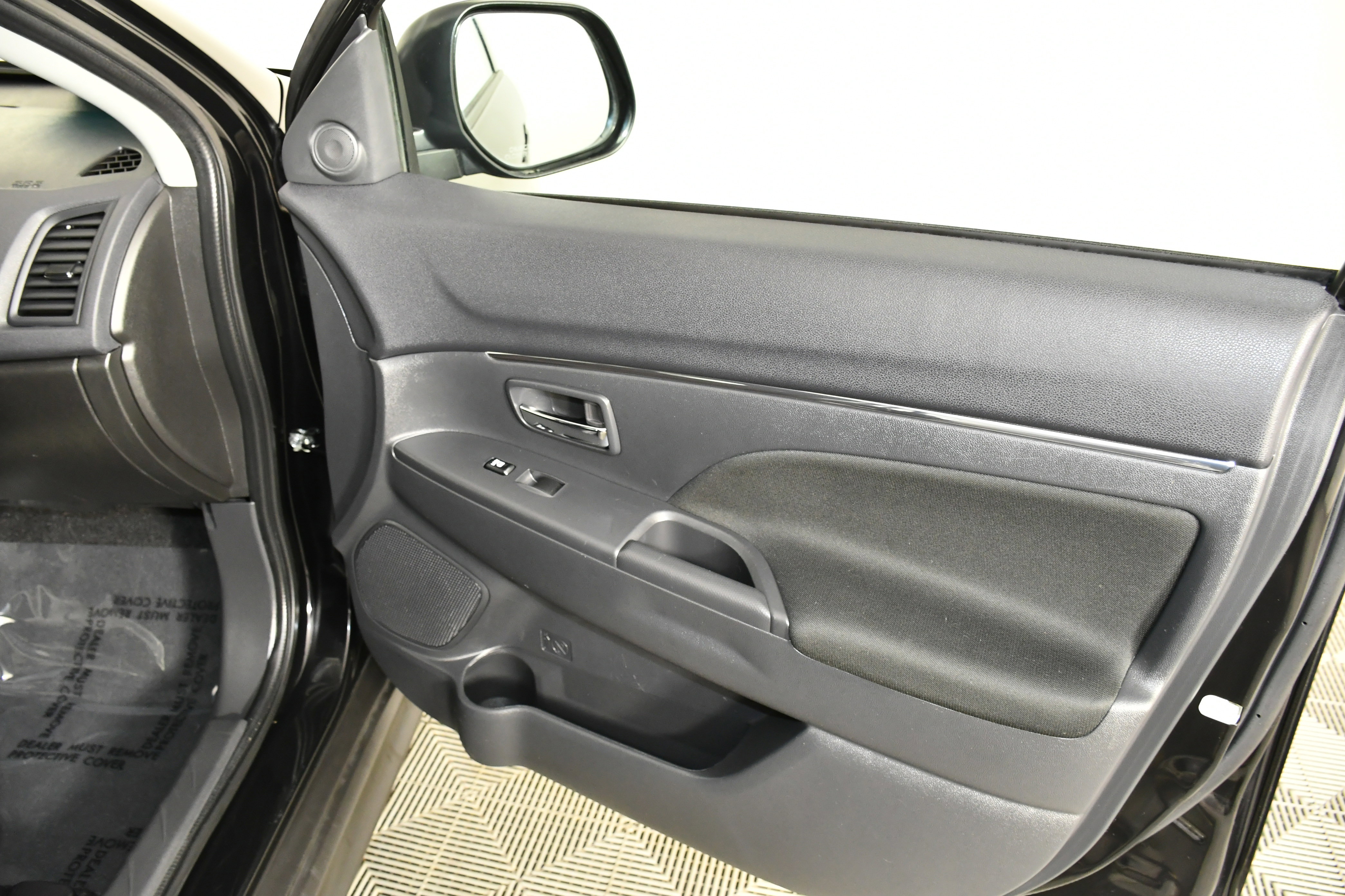 Used 2025 Mitsubishi Outlander Sport ES AWD/4WD image 38