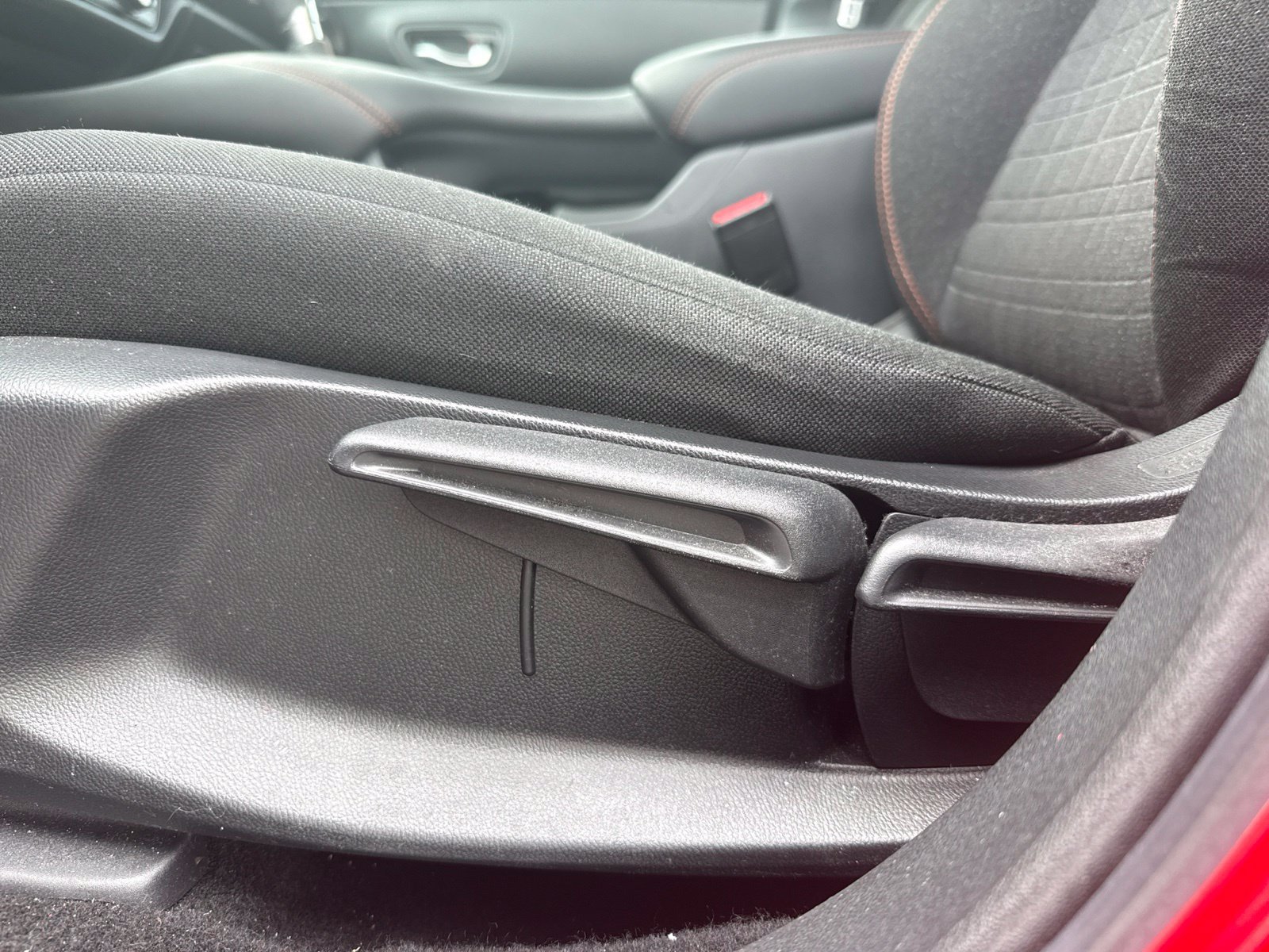 Used 2025 Honda HR-V Sport image 11