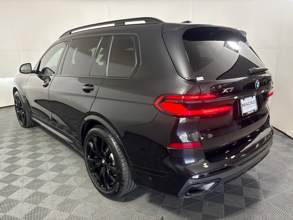 Certified 2026 BMW X7 xDrive40i w/ M Sport Package AWD/4WD image 7