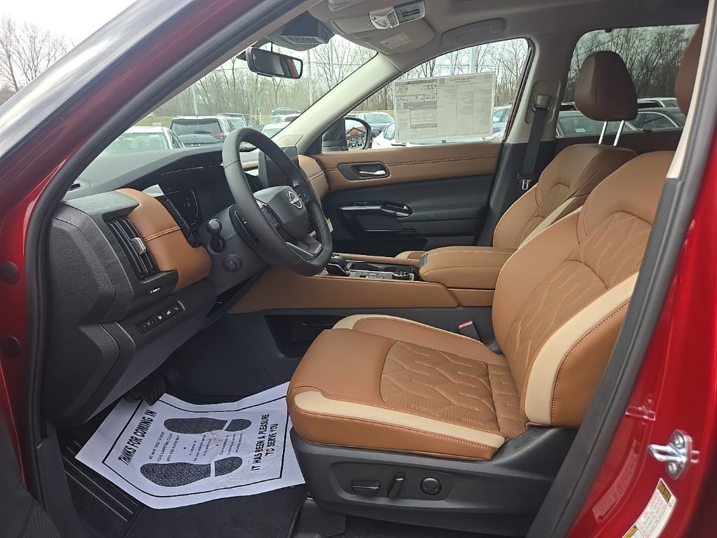 New 2026 Nissan Pathfinder Platinum image 9