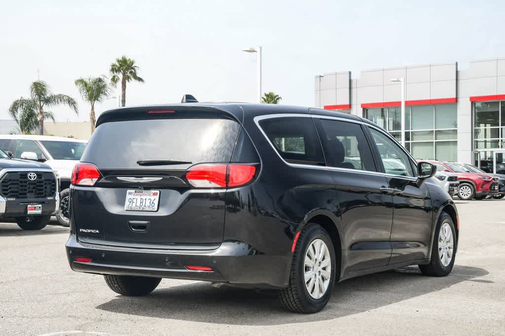 Used 2019 Chrysler Pacifica L FWD image 7