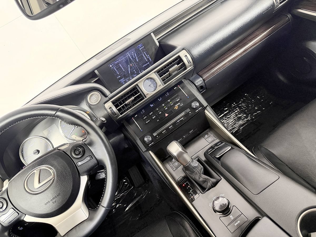Used 2014 Lexus IS 250 w/ Luxury Package w/Gray Wood RWD image 56