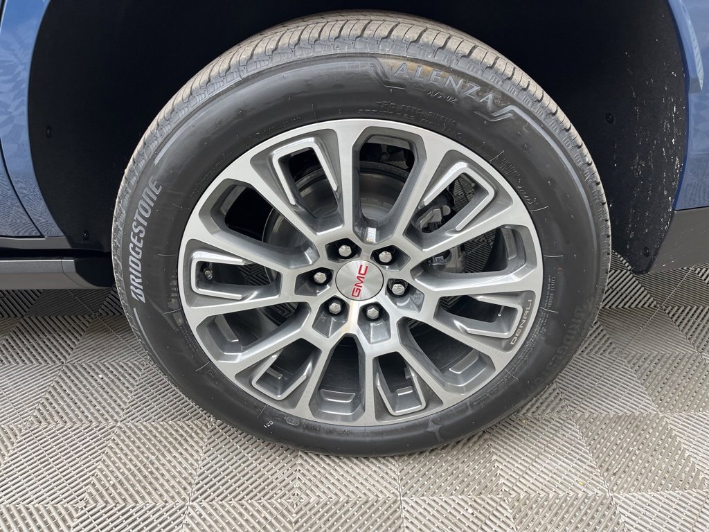 New 2026 GMC Yukon Denali w/ Sun & Power Step Package image 4