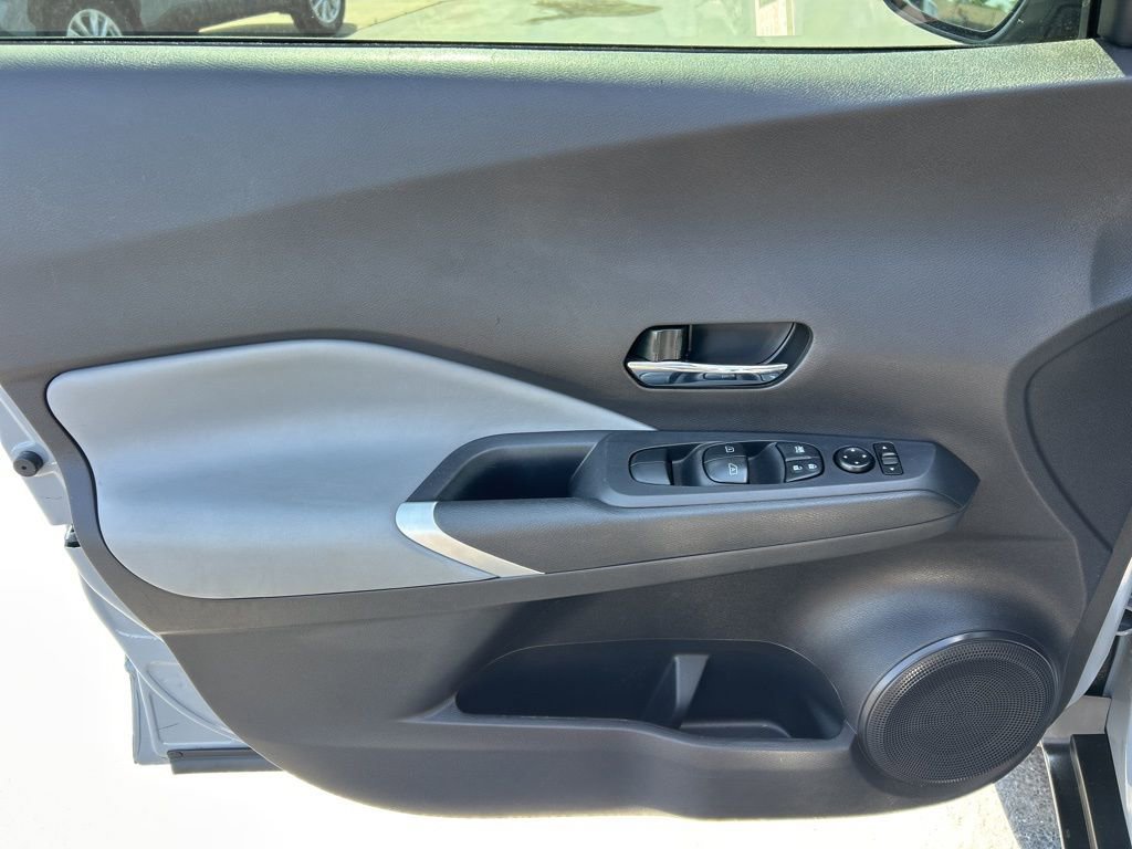 Used 2024 Nissan Kicks SR w/ SR Premium Package image 3