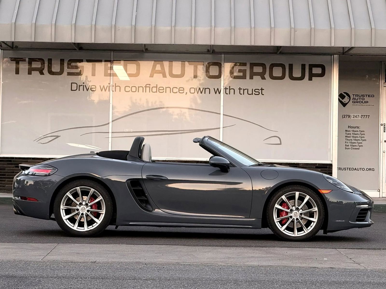 Used 2017 Porsche 718 Boxster S RWD image 5