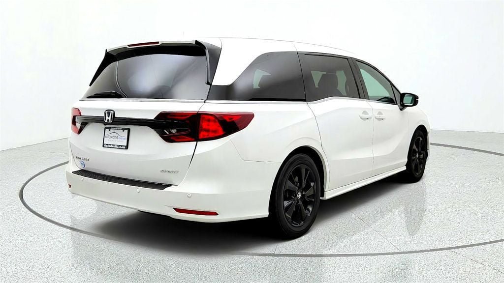 Used 2023 Honda Odyssey Sport image 5