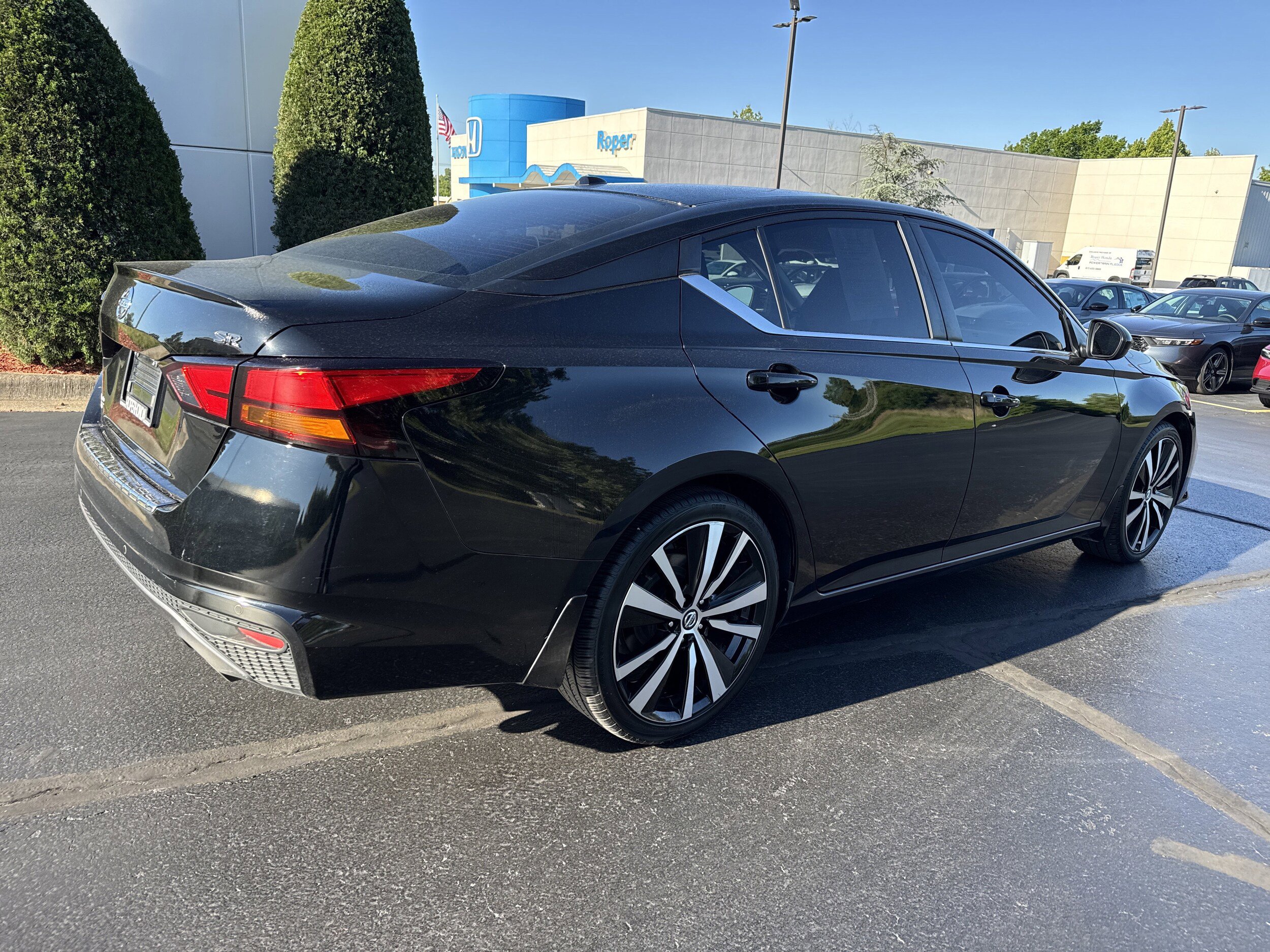 Used 2022 Nissan Altima 2.5 SR FWD image 6