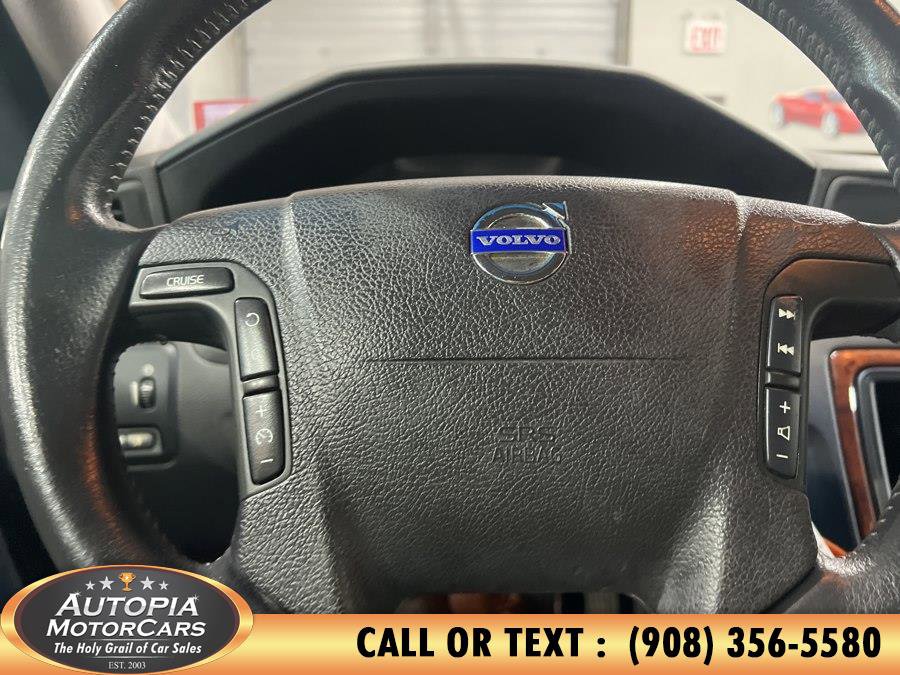 Used 2005 Volvo XC70 image 21