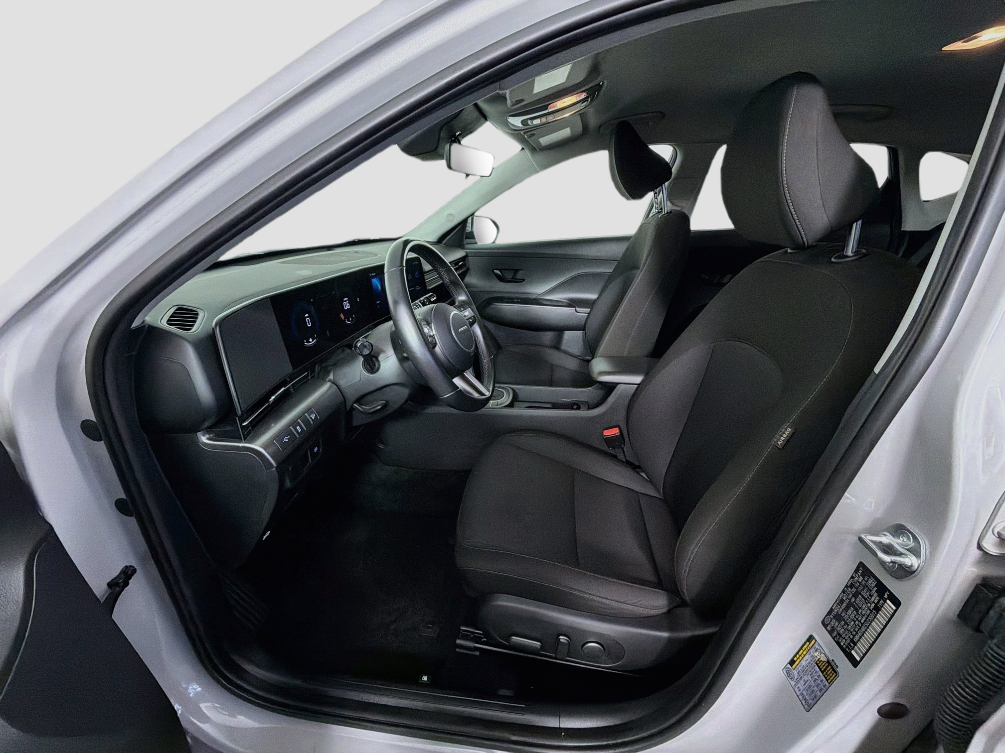 Used 2025 Hyundai Kona SEL FWD image 13