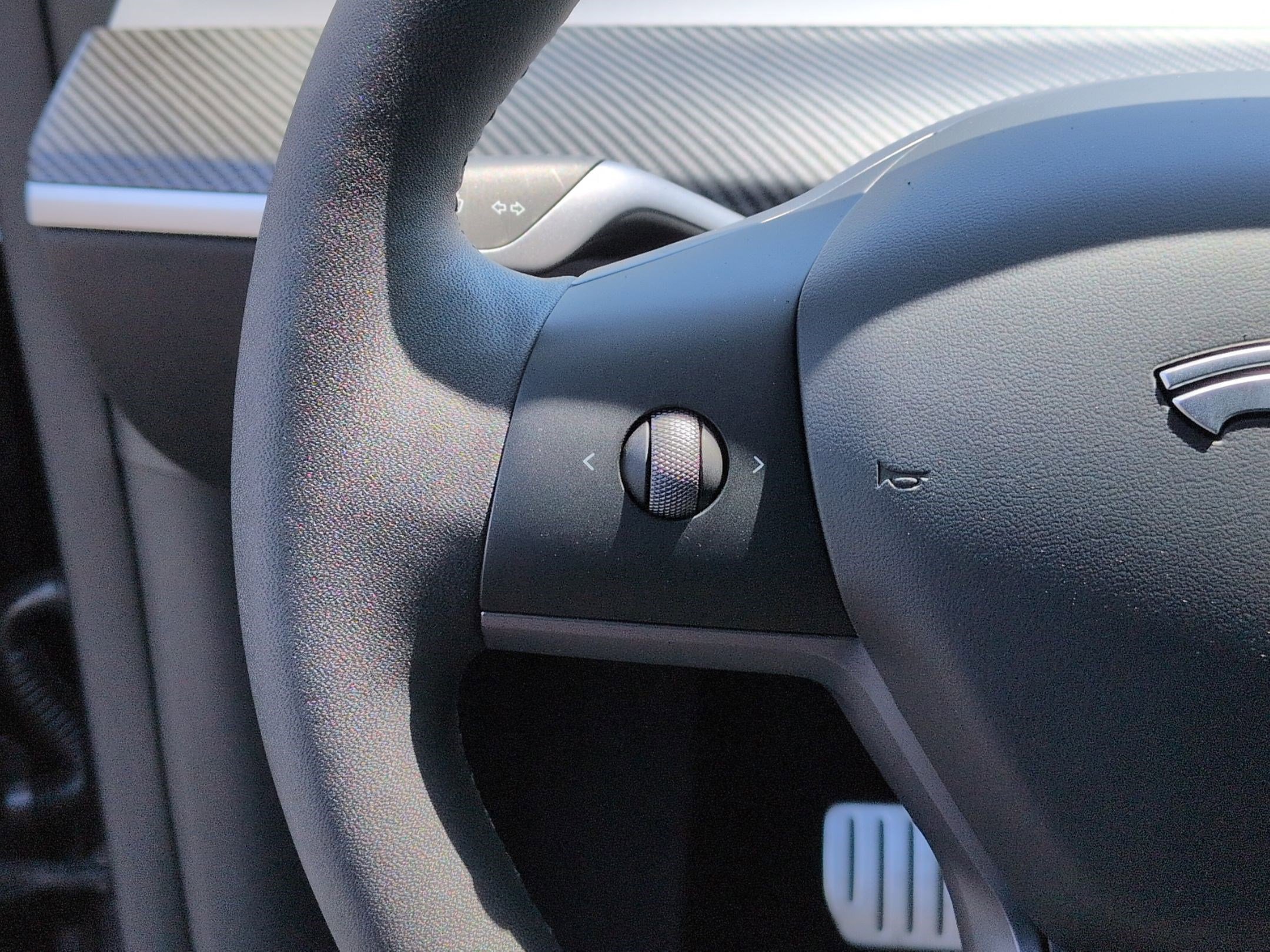 Used 2025 Tesla Model Y Performance AWD/4WD image 19