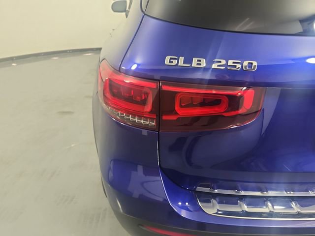 Used 2021 Mercedes-Benz GLB 250 4MATIC image 29