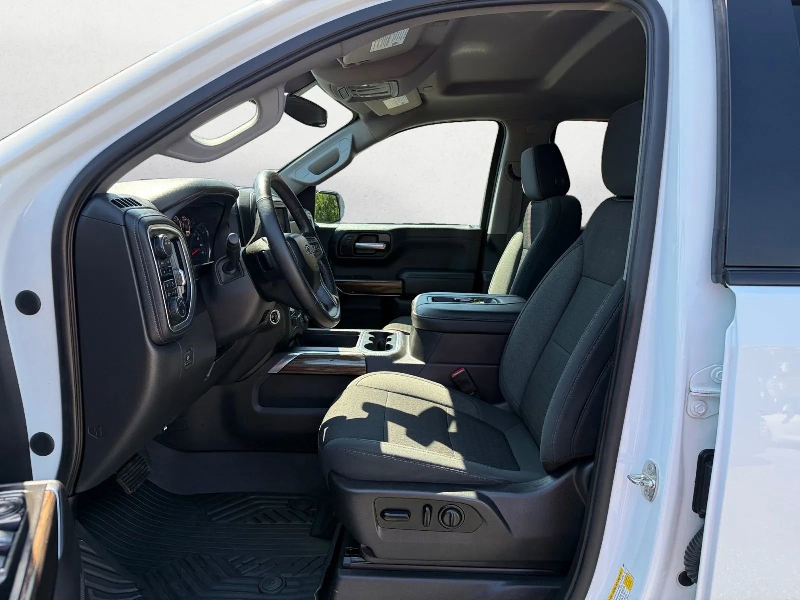 Used 2021 Chevrolet Silverado 1500 LT Trail Boss w/ Bed Protection Package image 11