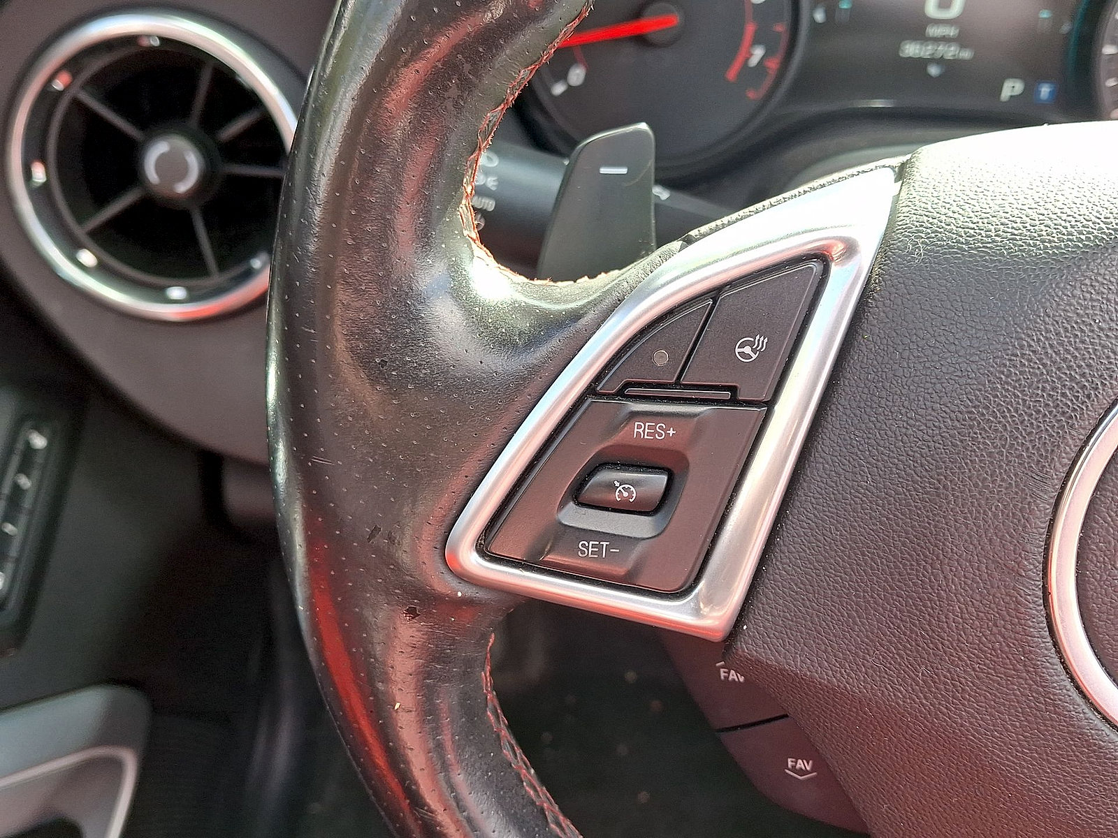 Used 2016 Chevrolet Camaro SS RWD image 17