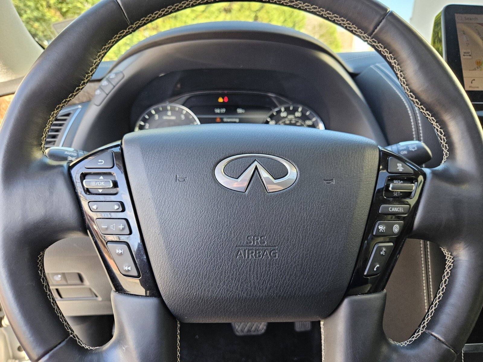 Used 2023 INFINITI QX80 Premium Select w/ All-Season Package image 29