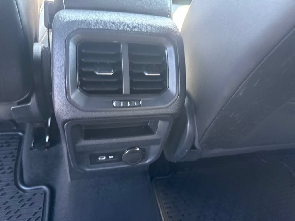 Used 2022 Volkswagen Tiguan SEL R-Line AWD/4WD image 24