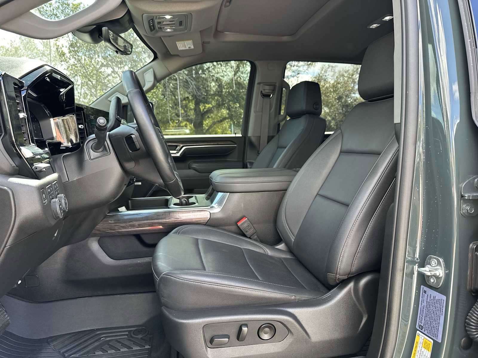 Used 2025 Chevrolet Silverado 2500 LTZ w/ Trail Boss Package image 2