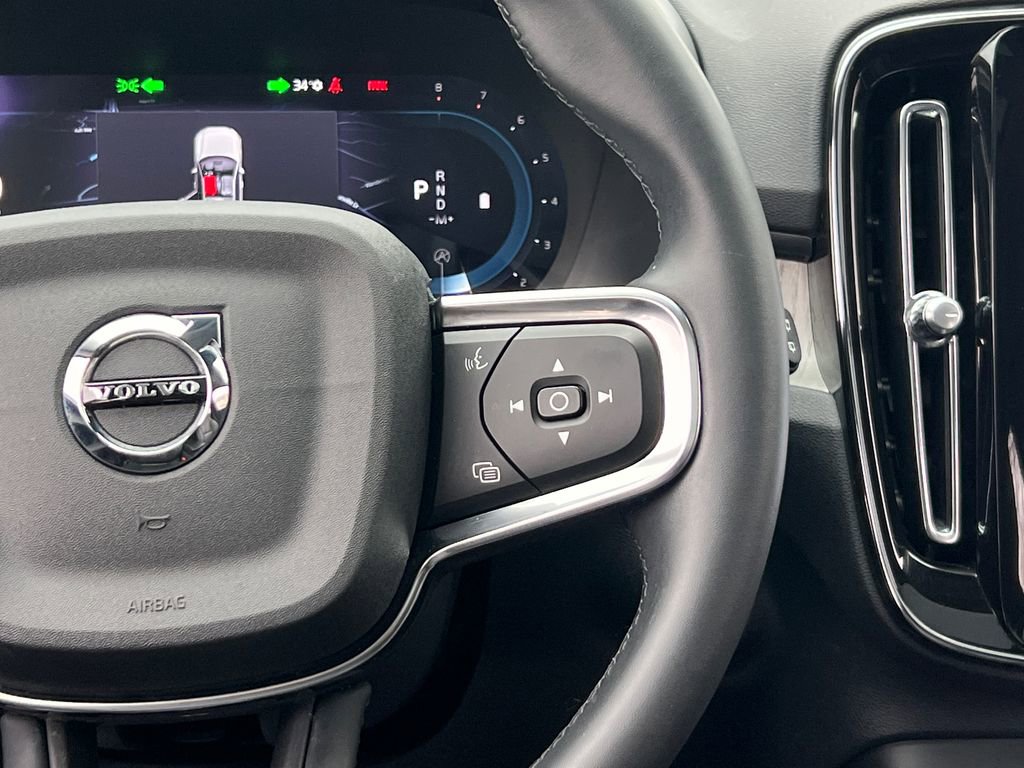 Used 2024 Volvo XC40 B5 Plus w/ Climate Package image 25