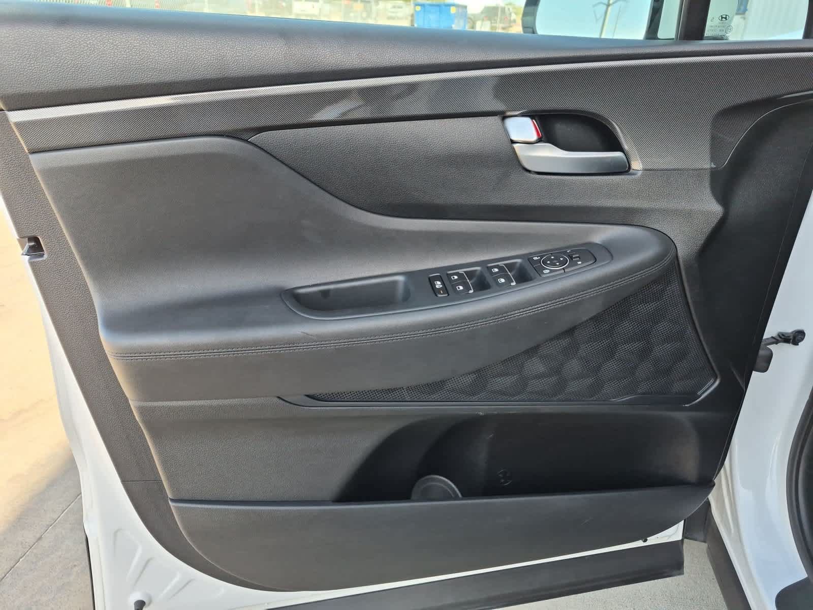 Used 2022 Hyundai Santa Fe SEL FWD image 2