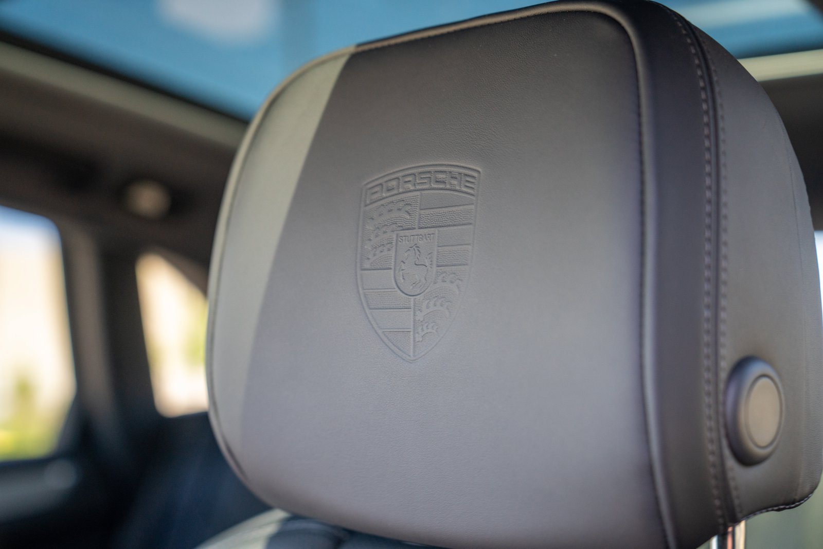 Certified 2026 Porsche Macan AWD/4WD image 13