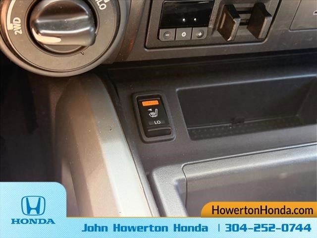 Used 2022 Nissan Titan SV w/ SV Convenience Package AWD/4WD image 20